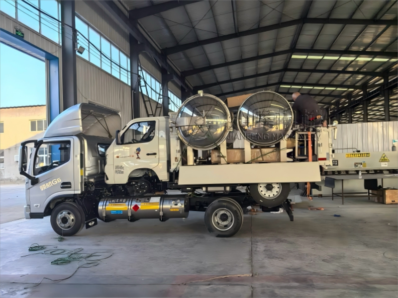 諸城尖峰機(jī)械雙鍋并聯(lián)高壓殺菌鍋正式交付重慶客戶